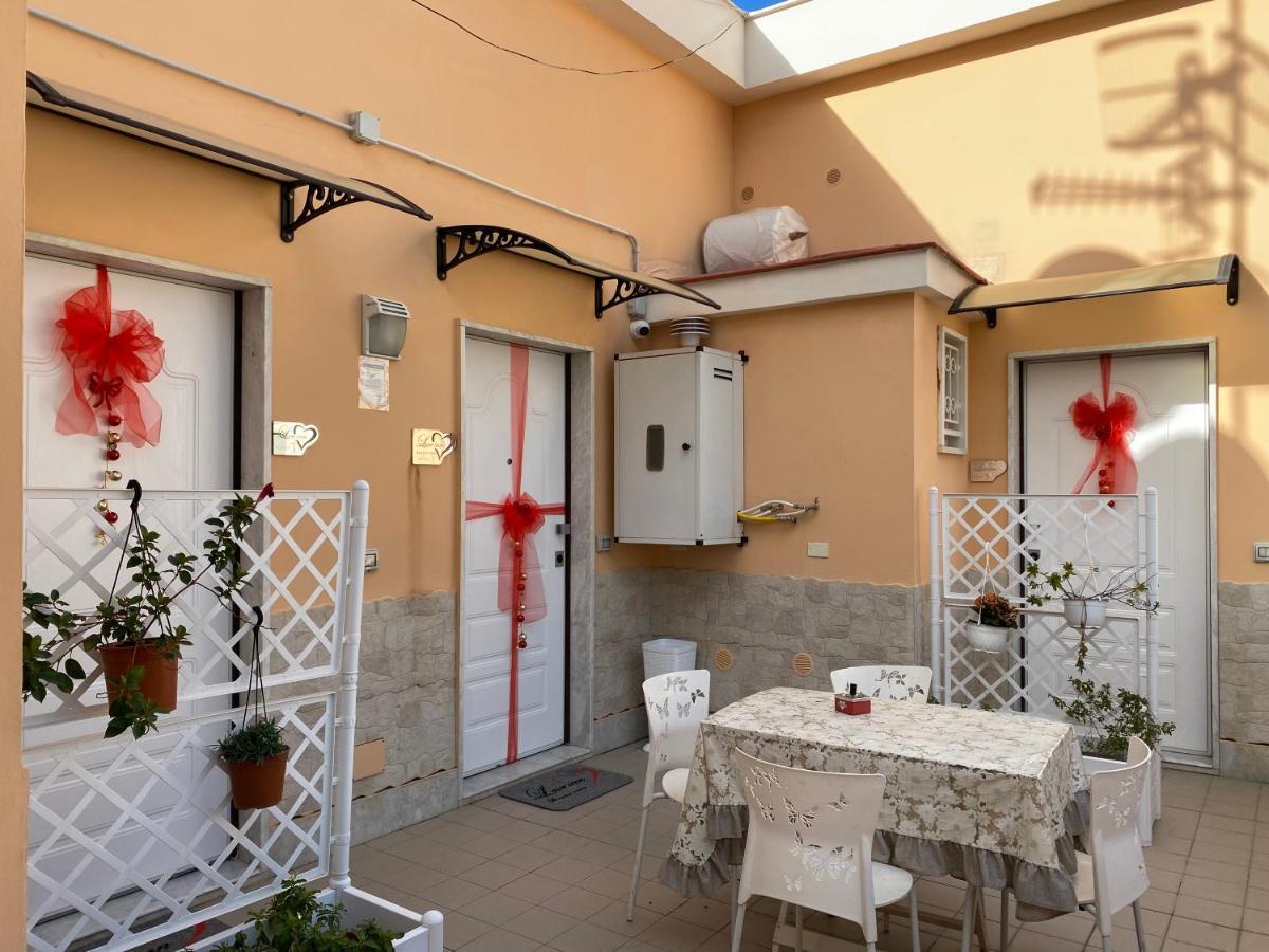 Love Inn Помпеи Экстерьер фото