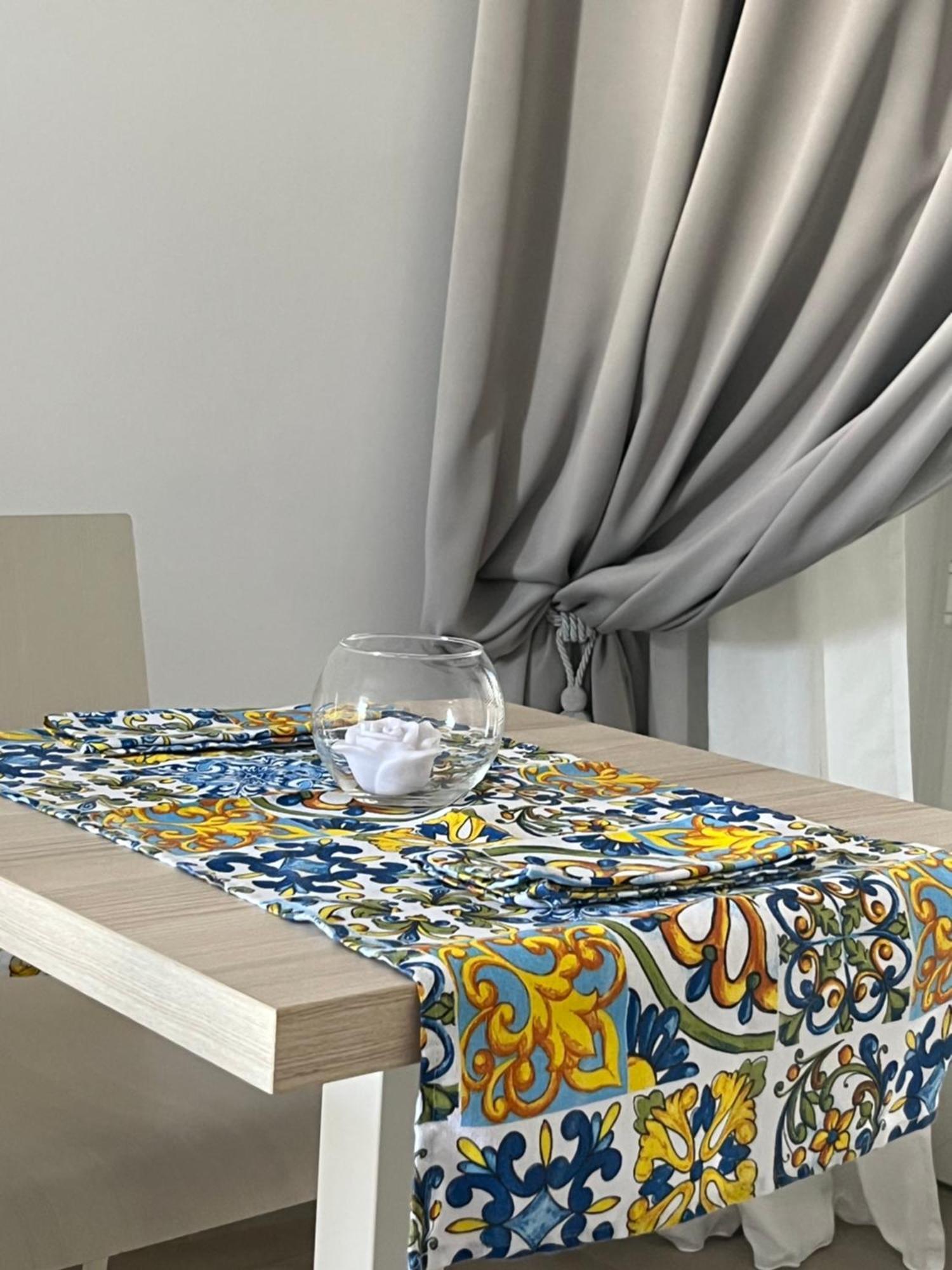 Love Inn Помпеи Экстерьер фото